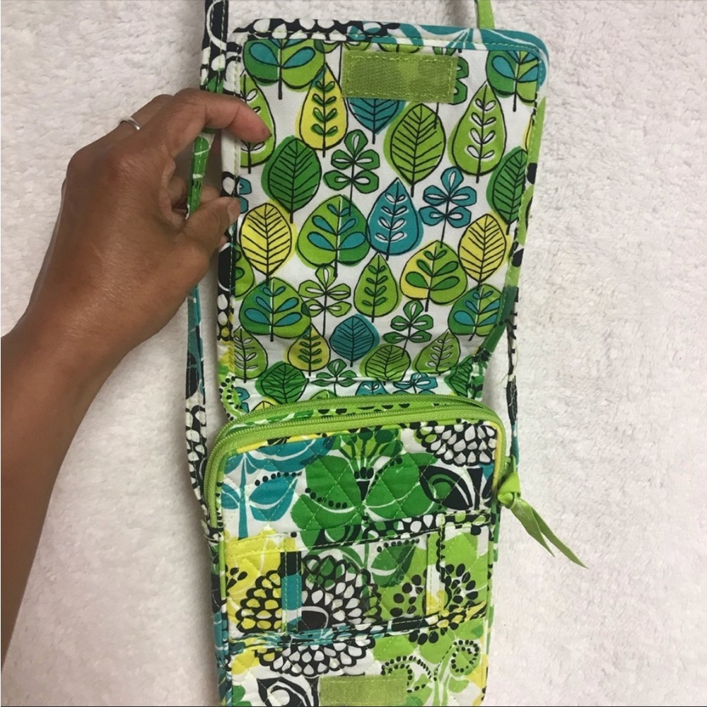 🎈3/$25 Vera Bradley hipster bag - Picture 4 of 5